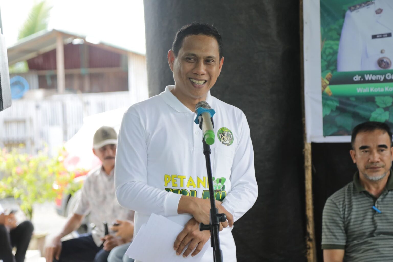 Wali Kota Weny Gaib Hadiri Panen Perdana Nilam di Bungko, Soroti Ketahanan Pangan