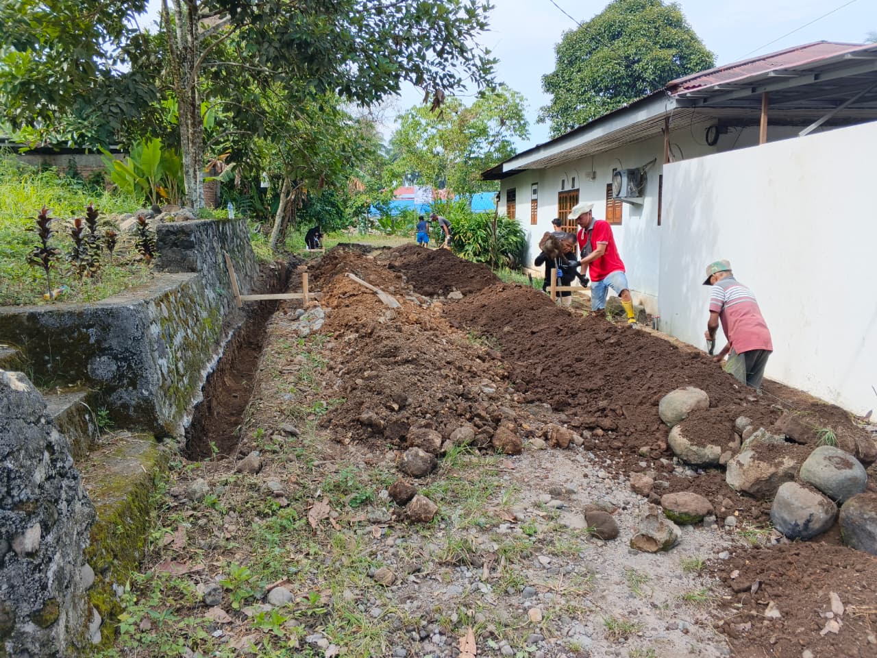 Tingkatkan Infrastruktur, Desa Bungko Realisasikan Pembangunan Jalan Paving Block